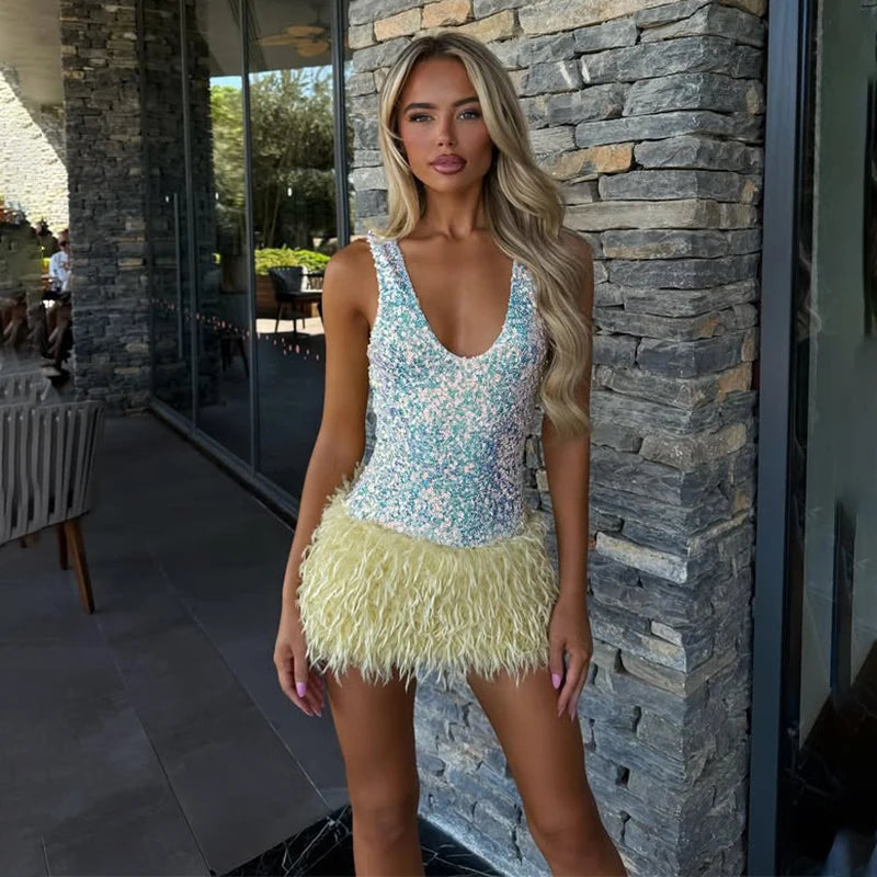 Robe Courte Sequins Motif Diamant - Dos Nu & Fente Élégante